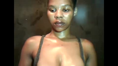 amazingkellyxx online show from December 23, 10:55 pm