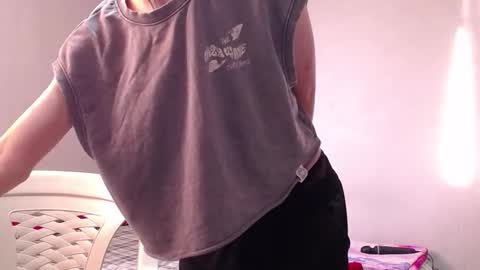 Snapshot of yoonbum_ chatting on October 2, 10:06 pm Little Mike Independent model online show from October 2, 10:06 pm