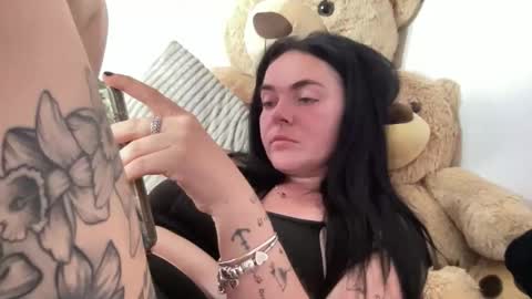 Yorkshire Girly online show from May 30, 7:49 am