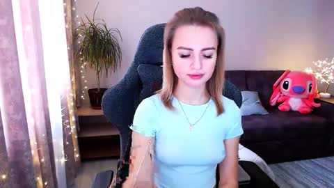 Snapshot of you_dreaam chatting on January 15, 9:56 am you_dreaam online show from January 15, 9:56 am