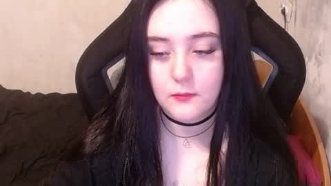 your_8a8y online show from December 3, 11:11 am