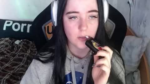 your_8a8y online show from November 19, 9:20 am