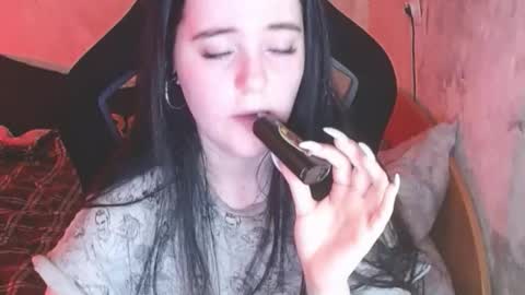 your_8a8y online show from November 27, 11:45 am