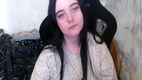 your_8a8y online show from May 19, 8:53 am