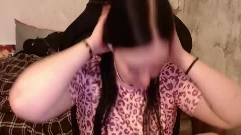 your_8a8y online show from June 1, 4:09 pm