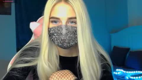 Snapshot of your___barbie chatting on January 4, 6:09 pm Barbie online show from January 4, 6:09 pm