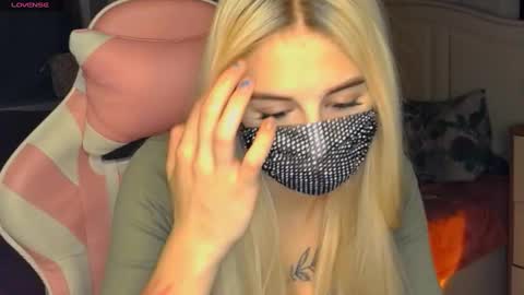 Snapshot of your___barbie chatting on January 11, 12:22 am Barbie online show from January 11, 12:22 am