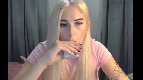 Snapshot of your___barbie chatting on October 29, 3:36 pm Barbie online show from October 29, 3:36 pm