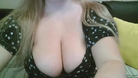 Snapshot of your__maria chatting on January 6, 12:53 pm Maria Love online show from January 6, 12:53 pm
