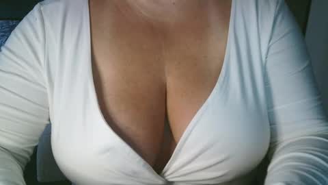 Snapshot of your__maria chatting on February 8, 7:56 am Maria Love online show from February 8, 7:56 am