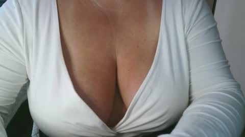 Snapshot of your__maria chatting on February 12, 8:53 am Maria Love online show from February 12, 8:53 am
