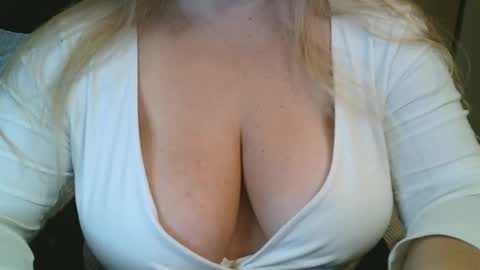 Snapshot of your__maria chatting on February 28, 7:53 am Maria Love online show from February 28, 7:53 am