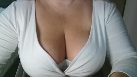 Snapshot of your__maria chatting on March 2, 8:32 am Maria Love online show from March 2, 8:32 am
