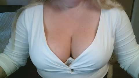 Snapshot of your__maria chatting on March 17, 6:50 am Maria Love online show from March 17, 6:50 am