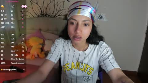 mia3 online show from November 28, 6:32 pm