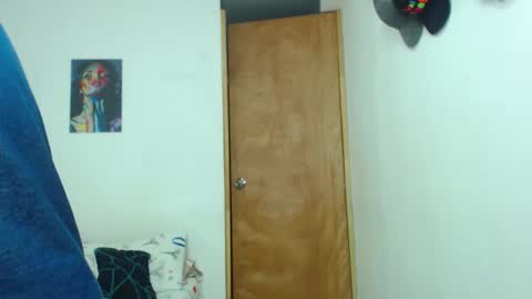 Snapshot of your_boy_hot chatting on May 18, 4:07 am your boy online show from May 18, 4:07 am