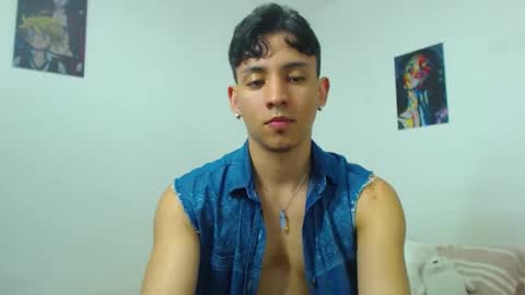 Snapshot of your_boy_hot chatting on May 24, 12:59 am your boy online show from May 24, 12:59 am