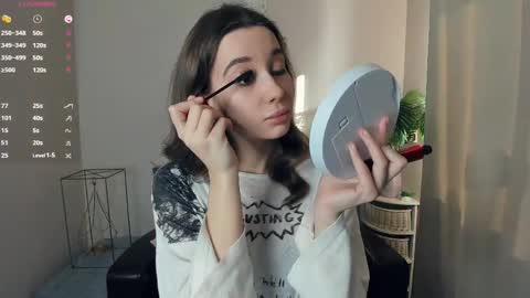 Snapshot of your_desssert chatting on March 12, 1:17 pm Lina online show from March 12, 1:17 pm