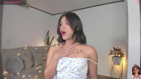 Snapshot of your_favorite_doll_ chatting on May 4, 10:28 pm Eliza online show from May 4, 10:28 pm