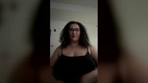 Snapshot of your_favorite_toy91231 chatting on June 9, 10:32 pm your_favorite_toy91231 online show from June 9, 10:32 pm