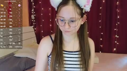 Snapshot of your_foxy_dream chatting on May 10, 7:13 am your foxy dream online show from May 10, 7:13 am