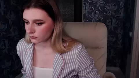 Snapshot of your_freya chatting on July 23, 11:08 am Freya online show from July 23, 11:08 am