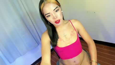 Snapshot of your_girl_yeka chatting on June 17, 9:01 am your_girl_yeka online show from June 17, 9:01 am