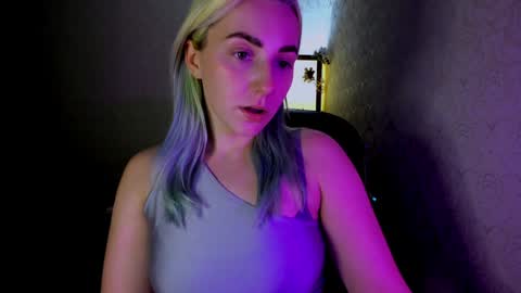 Snapshot of your_godesses chatting on December 19, 3:52 pm Cora online show from December 19, 3:52 pm