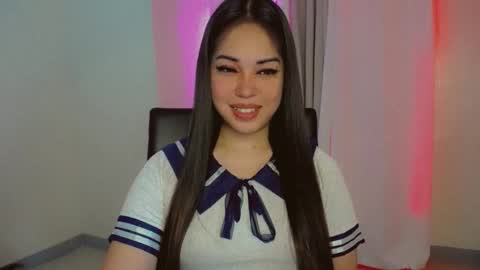 Snapshot of your_gwen22 chatting on December 6, 10:19 pm GWEN online show from December 6, 10:19 pm