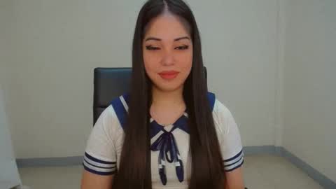 Snapshot of your_gwen22 chatting on December 14, 12:22 am GWEN online show from December 14, 12:22 am