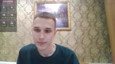 Snapshot of your_honeyy chatting on October 27, 8:40 am Mark online show from October 27, 8:40 am