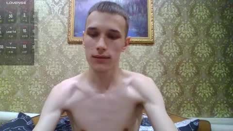 Snapshot of your_honeyy chatting on November 7, 7:52 am Mark online show from November 7, 7:52 am