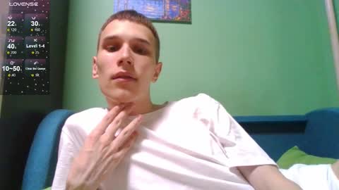 Snapshot of your_honeyy chatting on November 25, 5:46 pm Mark online show from November 25, 5:46 pm