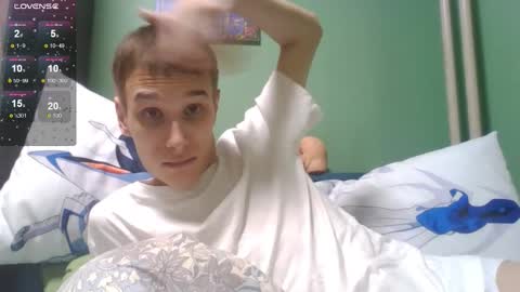 Snapshot of your_honeyy chatting on December 21, 7:21 pm Mark online show from December 21, 7:21 pm