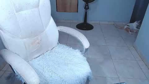 Snapshot of your_latin_girl chatting on February 15, 7:10 pm your_latin_girl online show from February 15, 7:10 pm