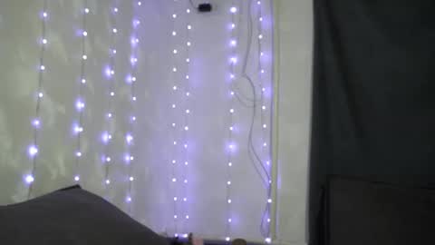 Snapshot of your_little_flexible_girl chatting on February 21, 8:43 pm Meri online show from February 21, 8:43 pm