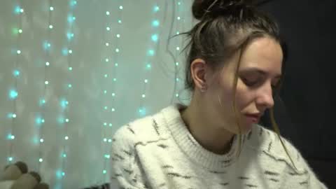 Snapshot of your_little_flexible_girl chatting on February 28, 8:43 pm Meri online show from February 28, 8:43 pm