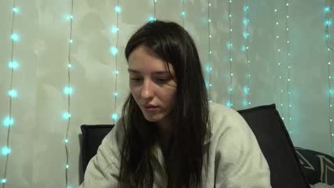 Snapshot of your_little_flexible_girl chatting on March 4, 9:10 pm Meri online show from March 4, 9:10 pm