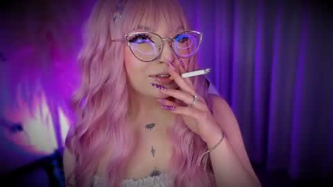 Cami independent model online show from June 19, 7:01 am