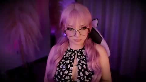 Cami independent model online show from July 17, 4:30 am