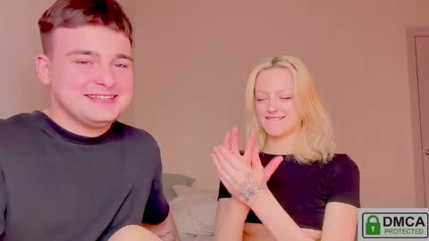 Snapshot of your_molly_mark chatting on April 20, 7:59 pm your_molly_mark online show from April 20, 7:59 pm