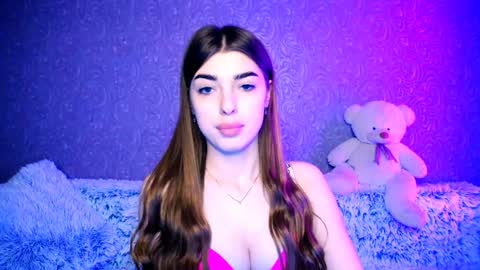 Snapshot of your_moon18 chatting on December 12, 12:16 am Zarina online show from December 12, 12:16 am