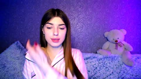 Snapshot of your_moon18 chatting on January 8, 10:58 pm Zarina online show from January 8, 10:58 pm