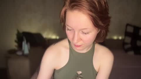 Mia online show from April 22, 5:03 pm