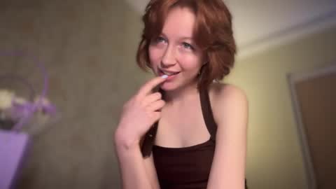 Mia online show from May 5, 1:19 pm