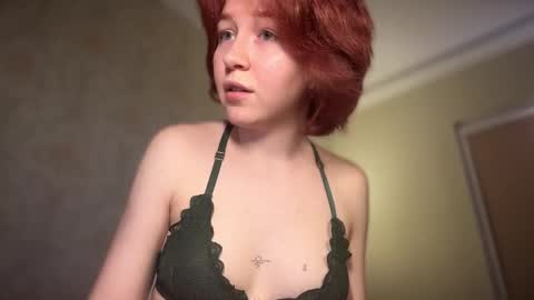 Mia online show from May 19, 1:50 pm