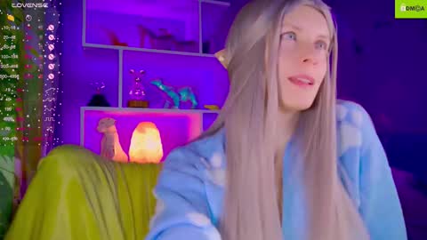 your_spring online show from December 1, 10:53 am