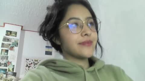 Snapshot of your_sttar chatting on December 25, 12:48 am your sttar online show from December 25, 12:48 am