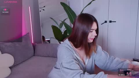 Snapshot of your_tess chatting on March 1, 11:01 am Tessa online show from March 1, 11:01 am