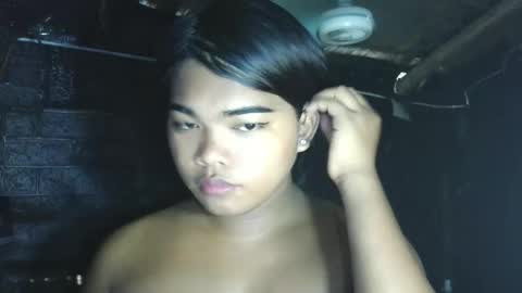 Snapshot of yourasian_kendal chatting on May 6, 4:30 am Kendal online show from May 6, 4:30 am